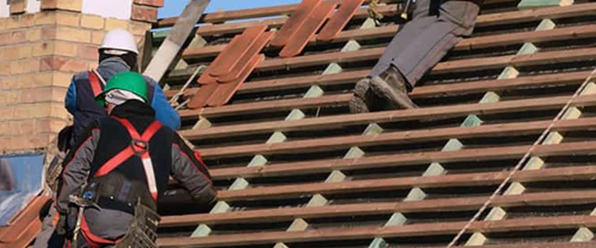 Roofing Safety Risks: What You Need to Know